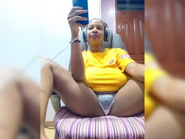 CandyLove live cam on BongaCams