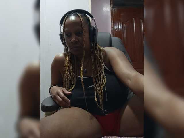CandyLove live cam on BongaCams