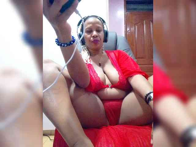 CandyLove Live Webcam on BongaCams