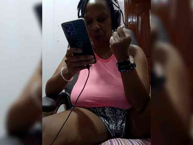 CandyLove Live Webcam on BongaCams