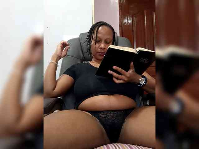 CandyLove Live Webcam on BongaCams