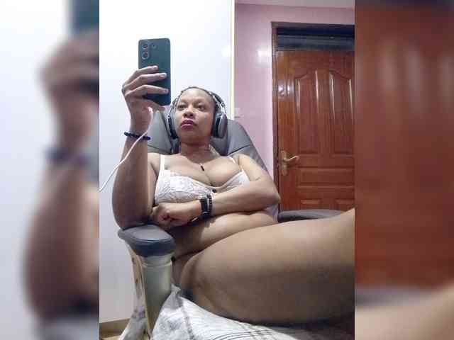 CandyLove Live Webcam on BongaCams