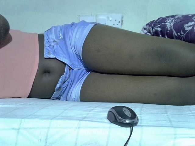 Sexycharlet43 live cam on BongaCams