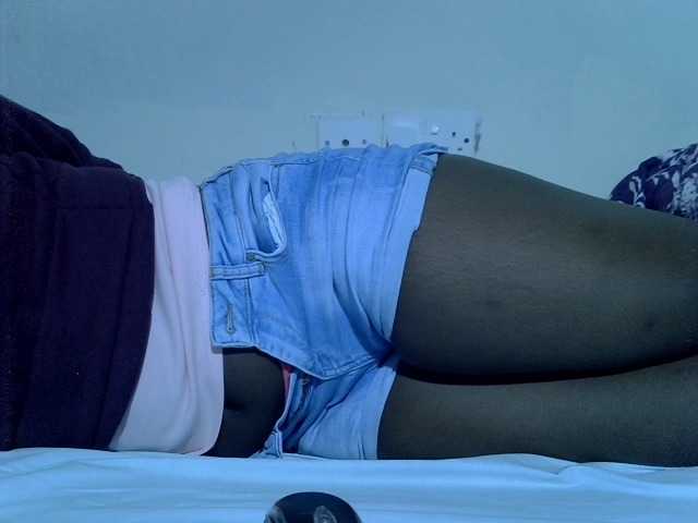 Sexycharlet43 live cam on BongaCams