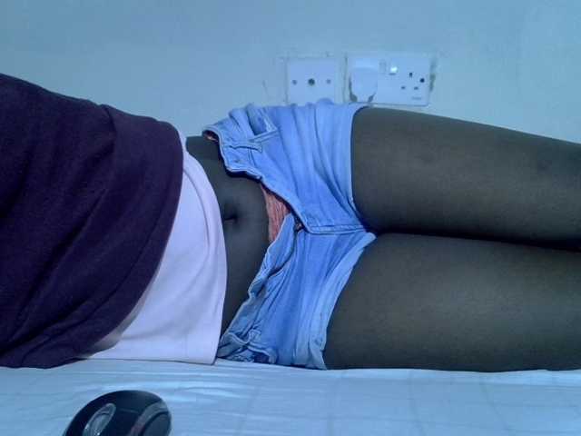 Sexycharlet43 live cam on BongaCams