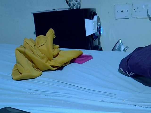 le modèle Sexycharlet43 est en webcam porno dans un show sur le site bongacams, il possède les tags suivants: Ebony,Brunette,Trimmed