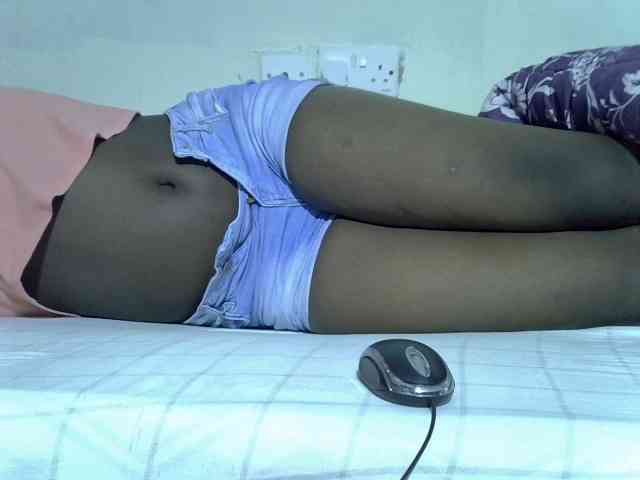 Sexycharlet43 webcam
