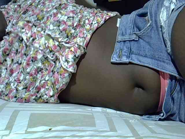 Sexycharlet43 webcam