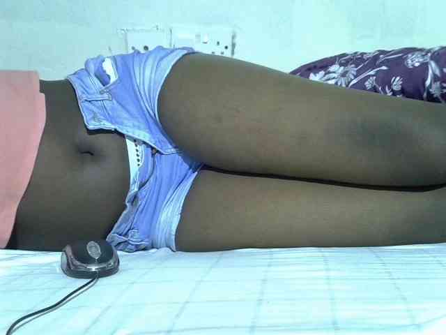 Sexycharlet43 webcam