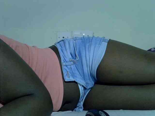 Sexycharlet43 webcam