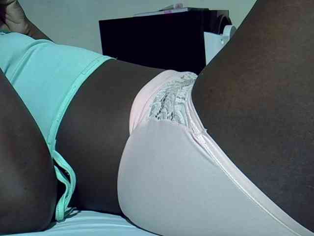 Sexycharlet43 webcam