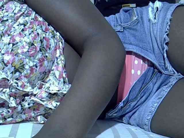 Sexycharlet43 webcam