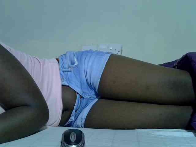 Sexycharlet43 webcam