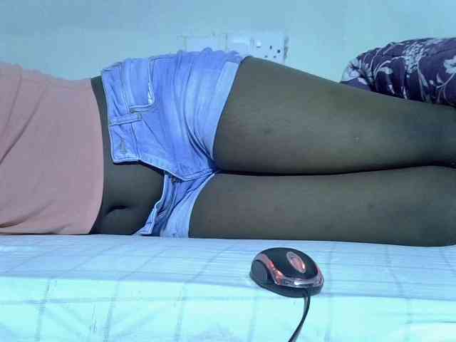 Sexycharlet43 webcam
