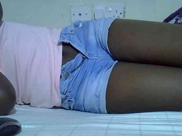 Sexycharlet43 webcam