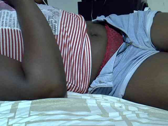 Sexycharlet43 webcam