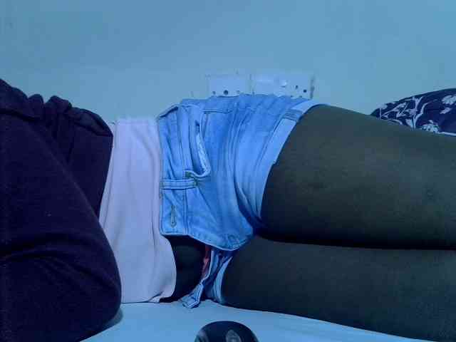 Sexycharlet43 webcam