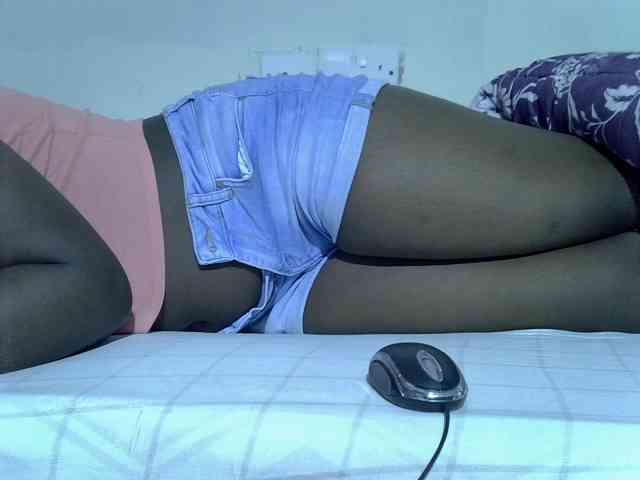 Sexycharlet43 webcam