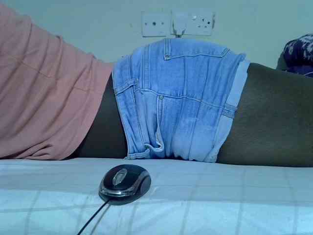 Sexycharlet43 webcam