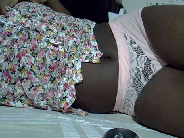 Sexycharlet43 webcam