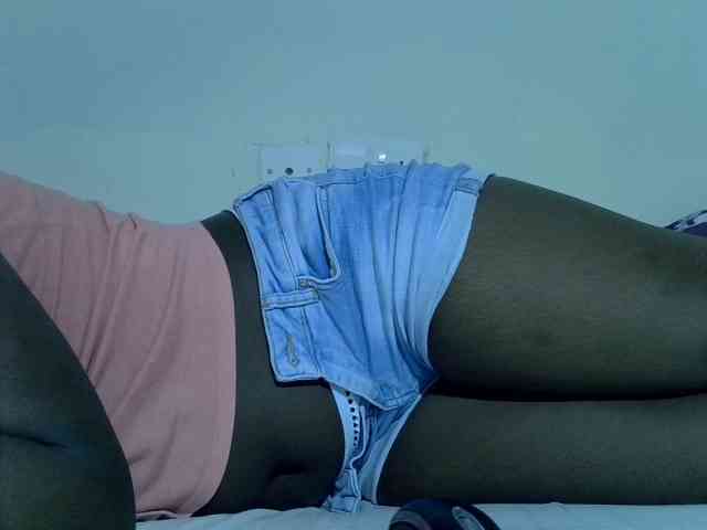 Sexycharlet43 webcam