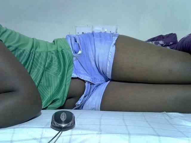 Sexycharlet43 webcam