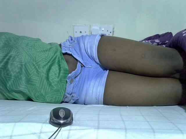 Sexycharlet43 webcam