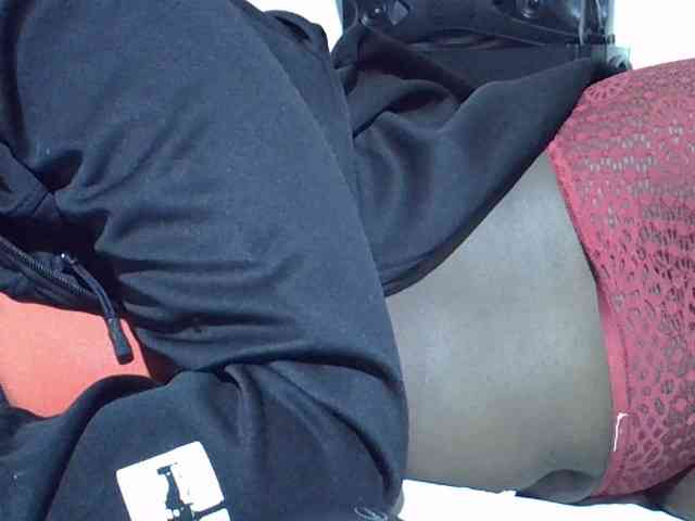 Sexycharlet43 webcam