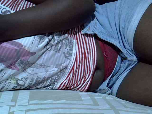 Sexycharlet43 webcam