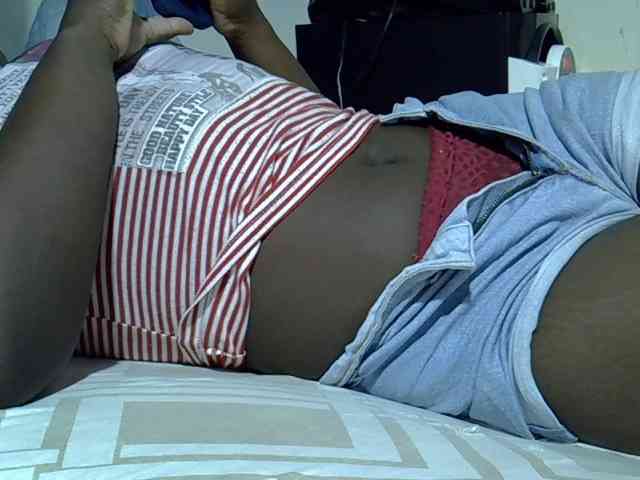 Sexycharlet43 webcam