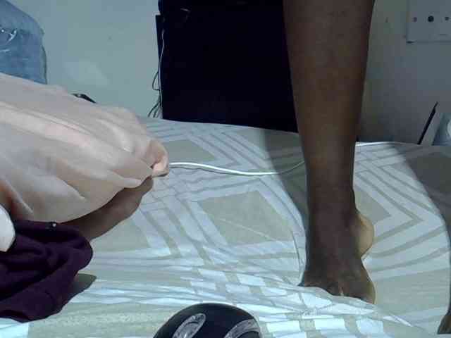 Sexycharlet43 webcam