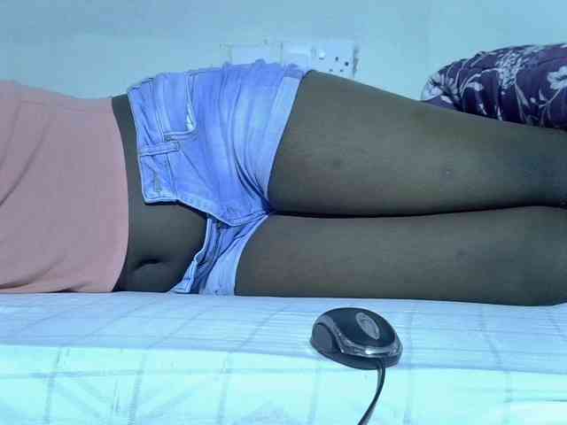 Sexycharlet43 webcam
