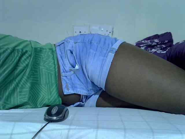 Sexycharlet43 webcam