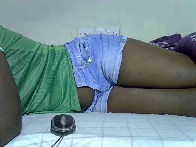 Sexycharlet43 webcam