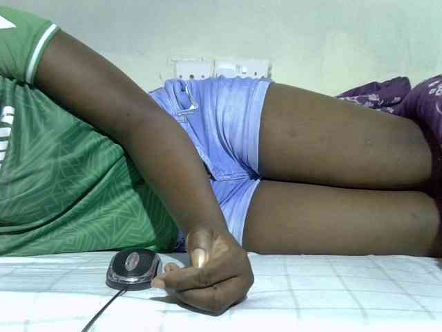 Sexycharlet43 webcam