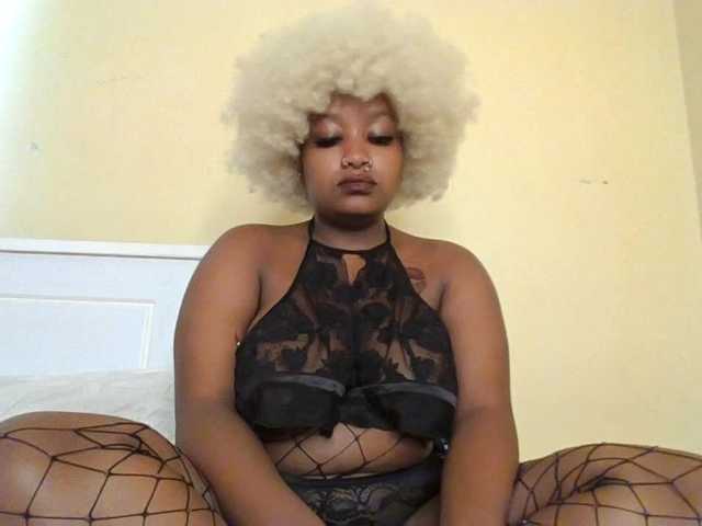 Busty-Bree's BongaCams show and profile