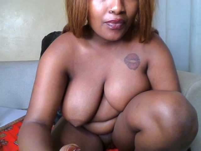Busty-Bree live cam preview
