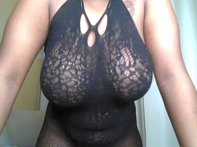 Busty-Bree live cam on BongaCams