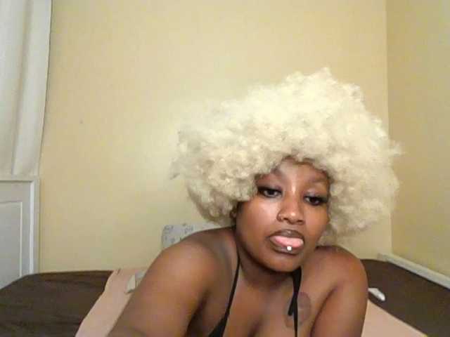 Busty-Bree live cam on BongaCams