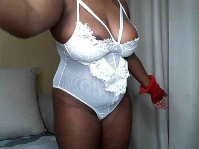 Model: Busty-Bree