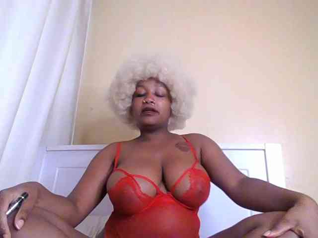Busty-Bree