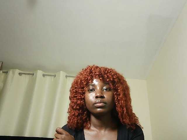 le modèle Sweetbuty est en webcam porno dans un show sur le site bongacams, il possède les tags suivants: Ebony,Redhead,Hairy