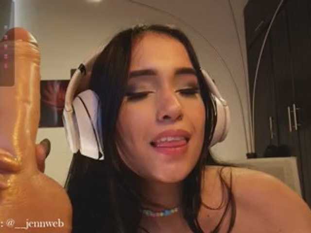 littlejenn live cam on BongaCams
