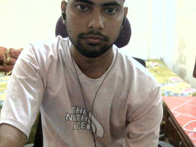 Bikrom1999 — live male cam
