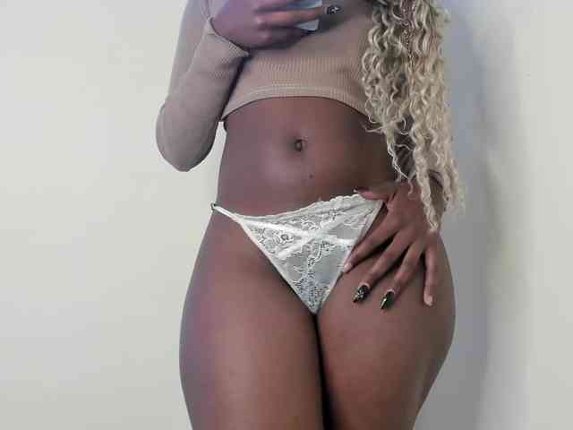 Ebony-Doll webcam