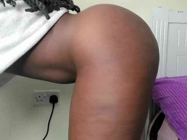Ebony-Doll webcam