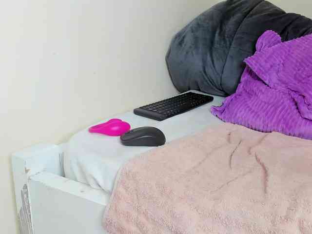 Ebony-Doll webcam