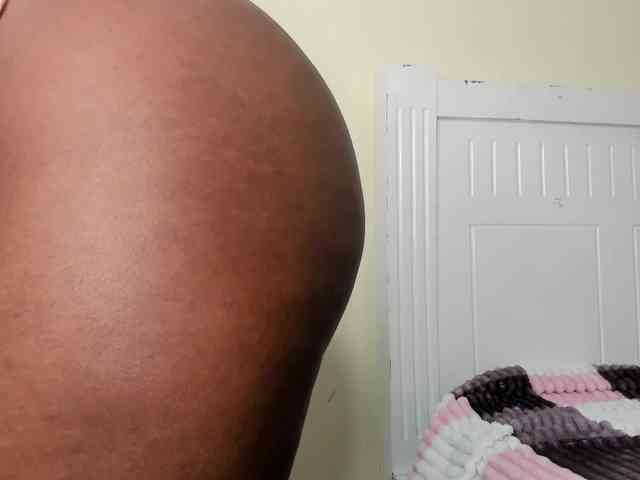 Ebony-Doll webcam