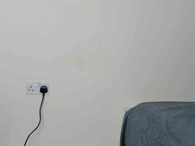 Ebony-Doll webcam