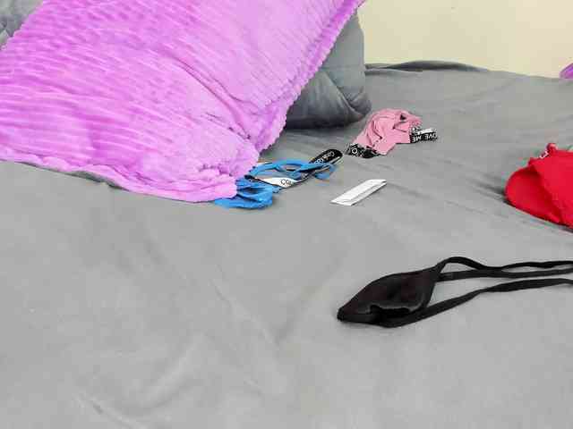 Ebony-Doll webcam